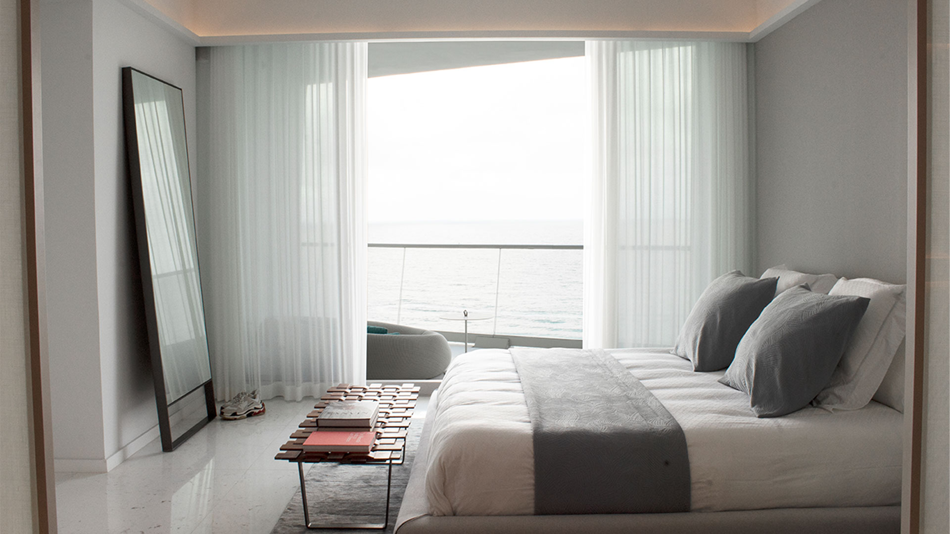 00.-batistelatom_SunnyIslesMiami_SunnyIslesResidence_Primarybedroom