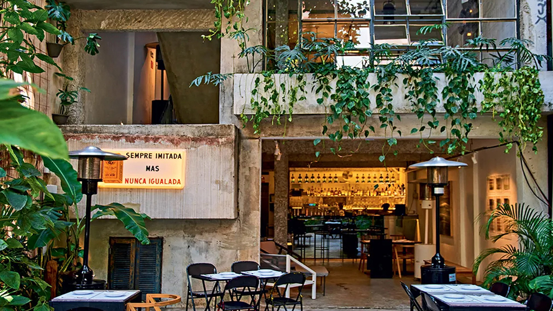 01.-batistelatom_SaoPauloBrazil_NadaBar_Restaurant