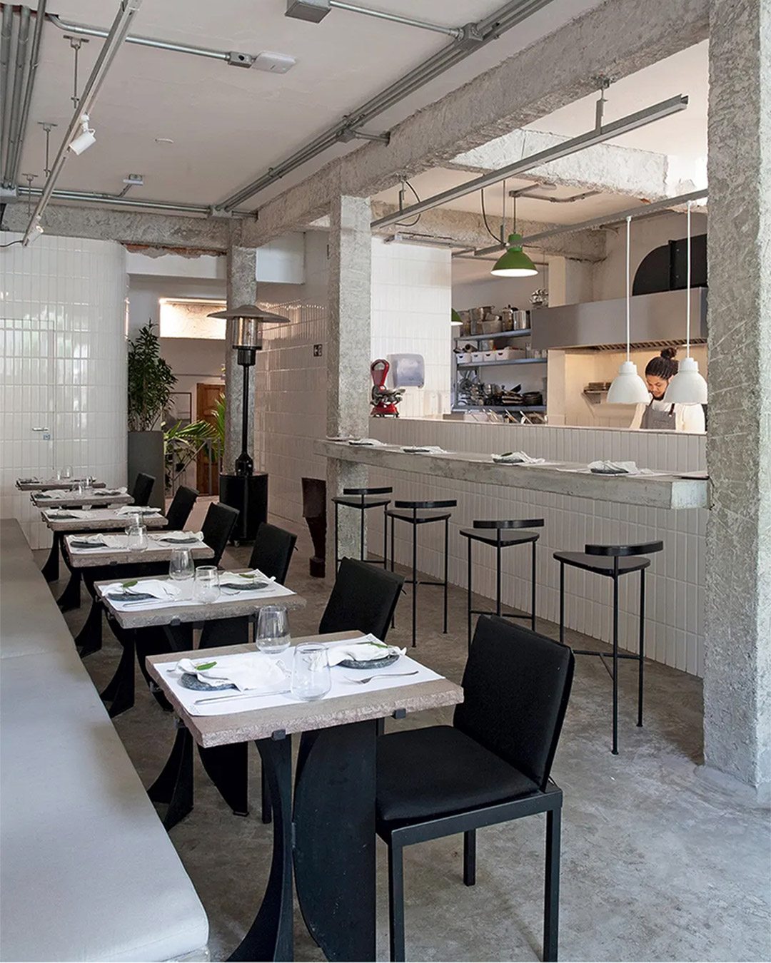 04.-batistelatom_SäoPauloBrazil_PretoRestaurant_Dining