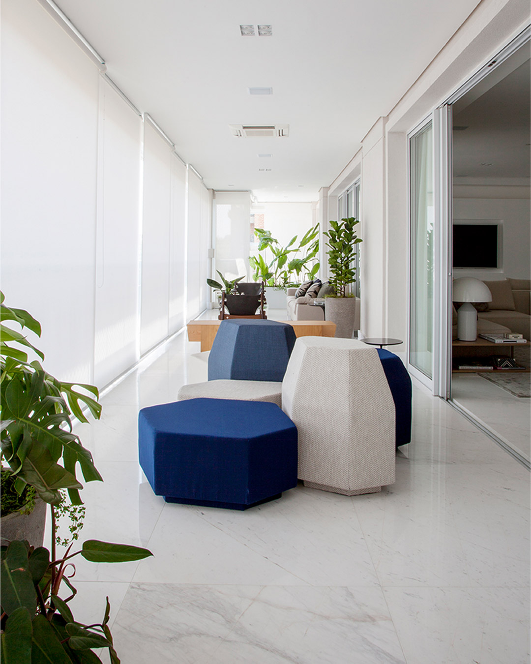 05.-batistelatom_SäuPauloBrazil_VilaNovaResidence_Balcony