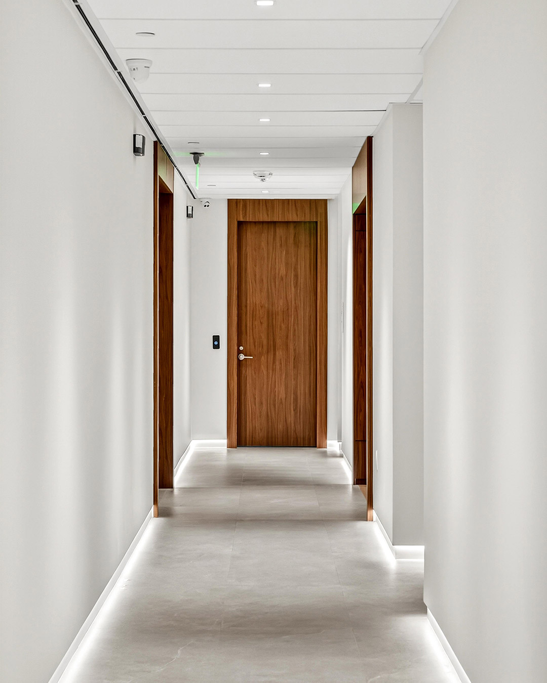 07.-batistelatom_SouthPointeMiami_Corridor