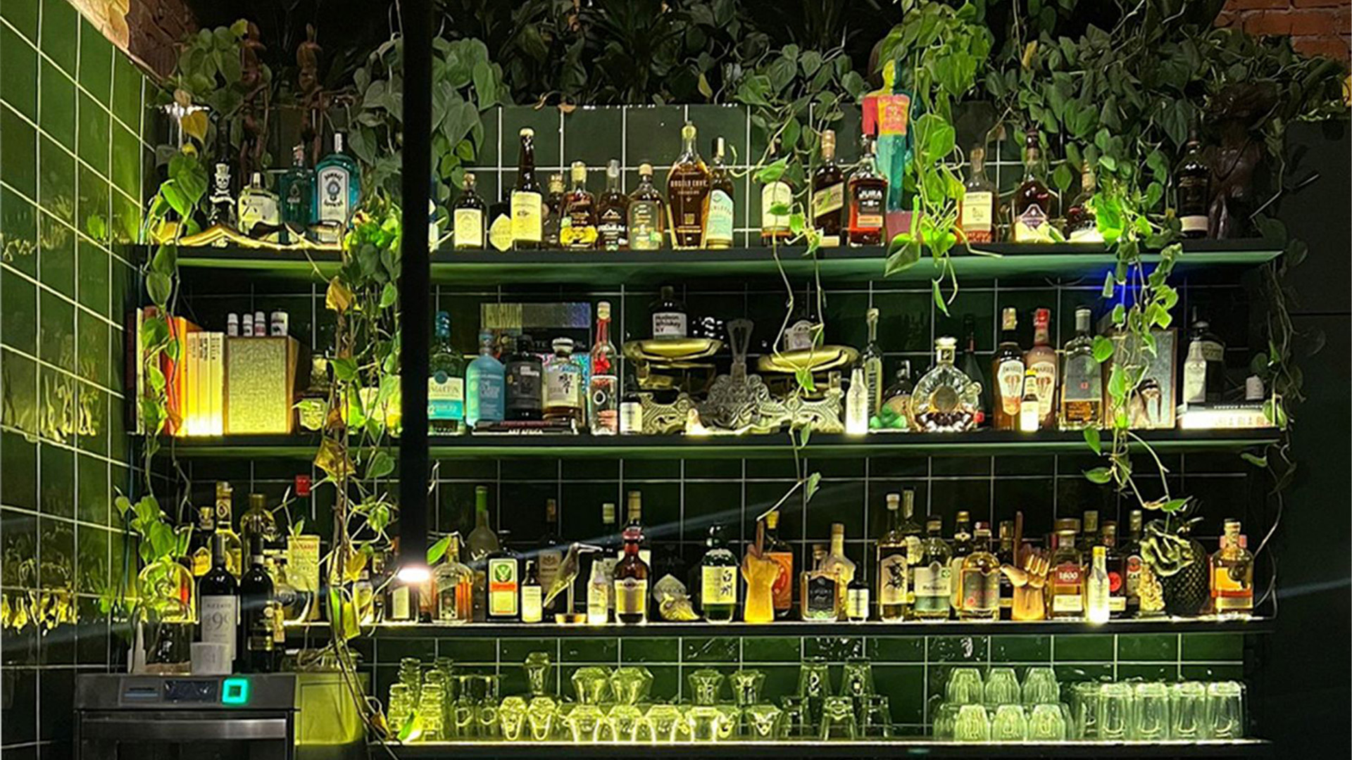 08.batistelatom_SäoPauloBrazil_NadaBar_Bar